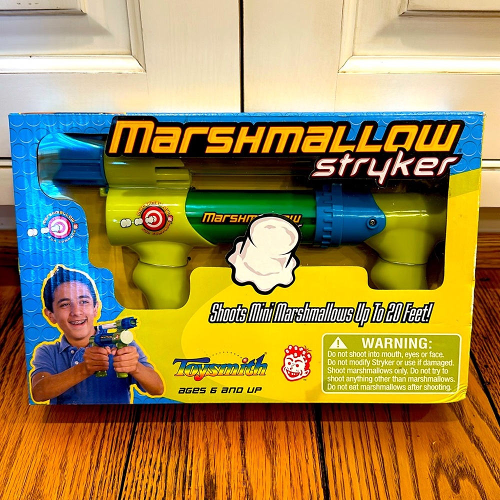 NEW🤩MARSHMALLOW STRYKER BY TOYSMITH SHOOTS MINI MARSHMALLOWS GREEN & BLUE
